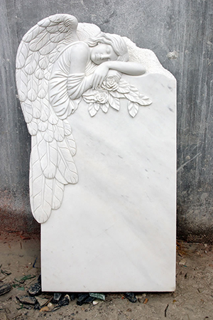 памятник с ангелом фото