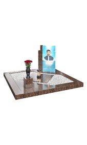 Комплекс с портретом на стекле и ступенчатой стелой AM3444
