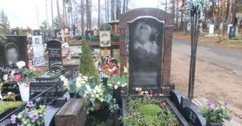 надгробные памятники в москве