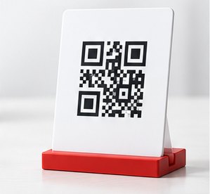 Табличка с QR-кодом