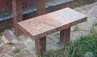 скамейка из искусственного камня