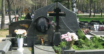 стоимость памятников из гранита